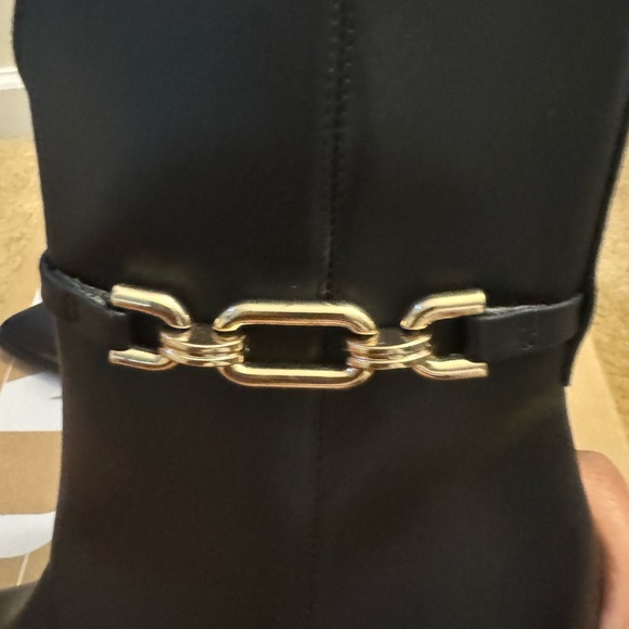 Zara NWT Genuine Leather Ankle boots with Gold chain link. - Picture 8 of 9